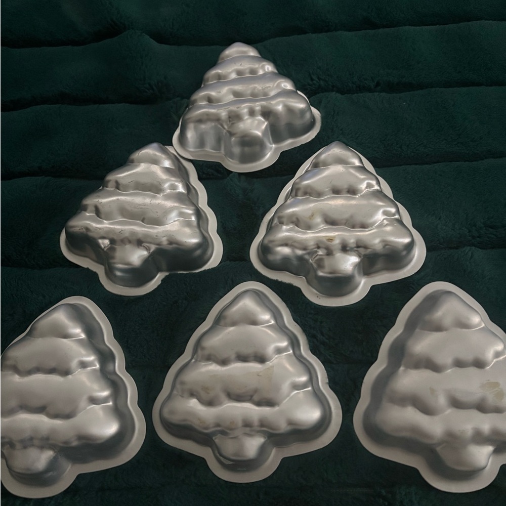 Wilson Vintage Christmas Tree Molds Like New Final Sale